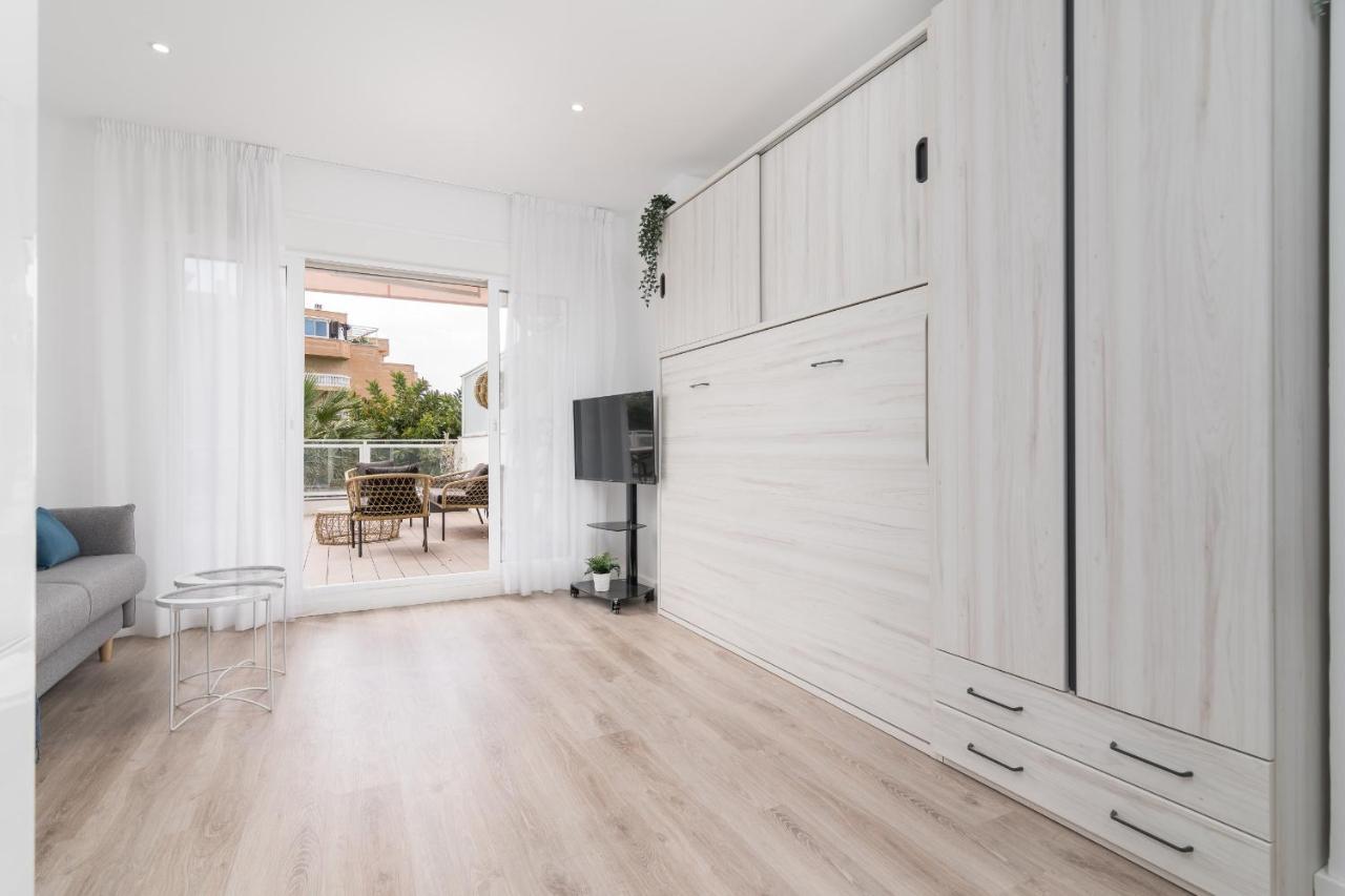 Suite Homes Hesperides Garden Beach Malaga Exterior photo